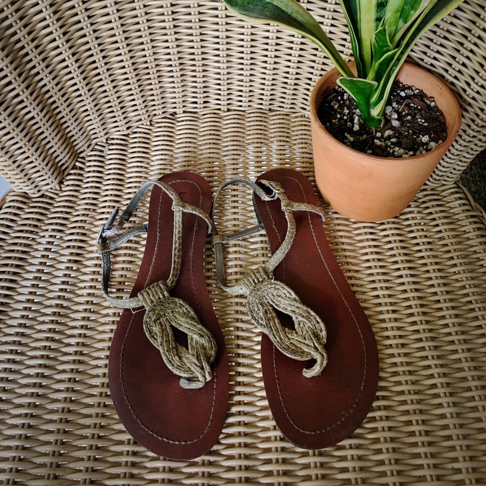 Kelly & Katie flat sandals